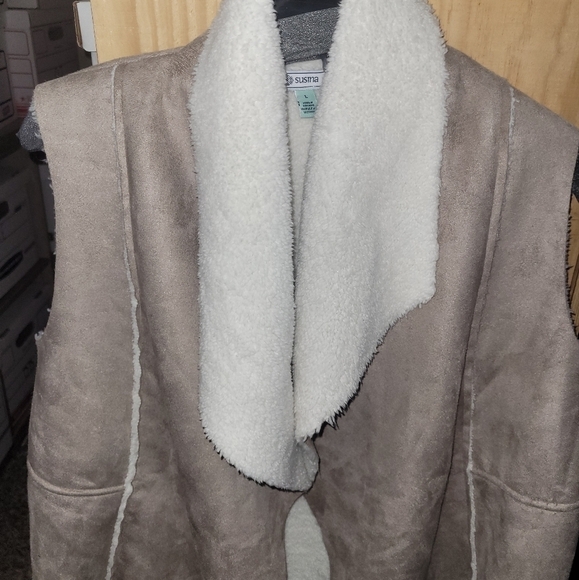 Susina Faux Vegan Suede and Fur Vest Cardigan - Picture 3 of 7